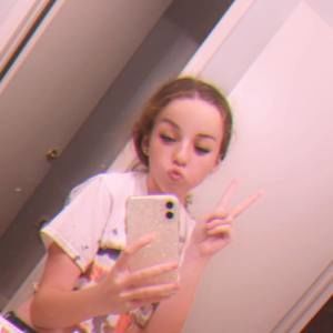 Meet your Posher, Alexis